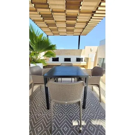 Beachy Zen Space L Oceanview Roof Pool & Spa Tub-3