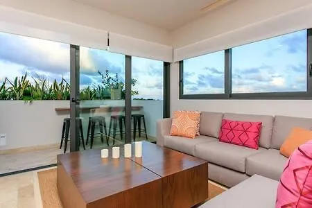 Gorgeous Private Pool With Terrace Steps To Beach And 5Th Ave!-3