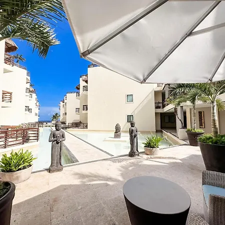 At 1124 Two Bed Reflecting Pool View Close Beach-2