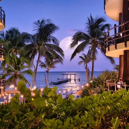 El Taj Oceanfront And Beachside Condo Hotel-3