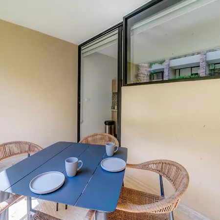 Studio For 4 I Roof Pool, Gym, Lounge & Near Beach-3