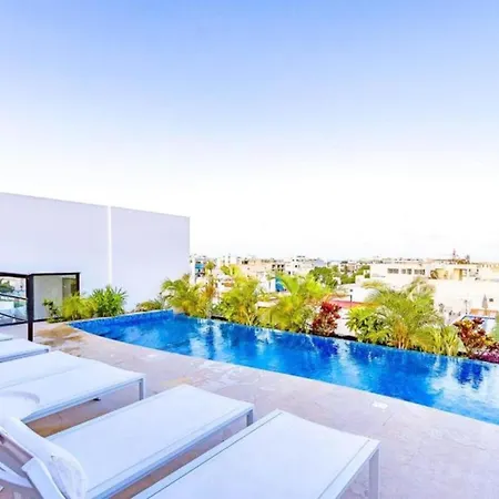Radiant Rooftop Pool At Menesse 38Th Perfect Location-3