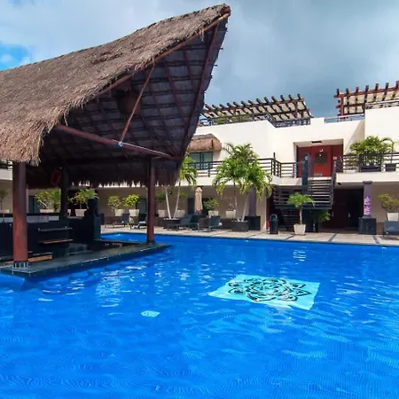 Top Beachfront Complex Private Patio & Shared Pool-3