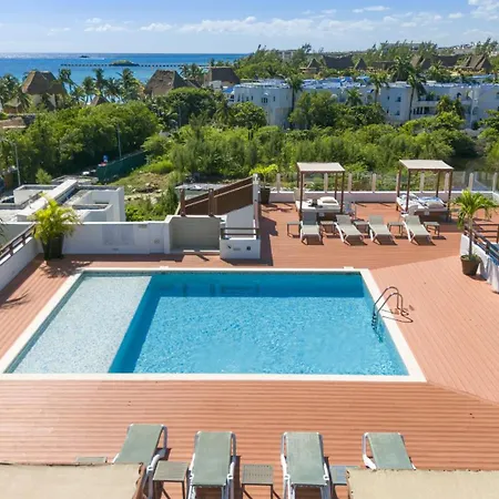Beachfront Penthouse With 3 Bedrooms & Ocean View - Las Nubes-2