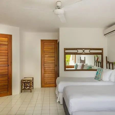 Matuk Beach House I Playacar 1-3