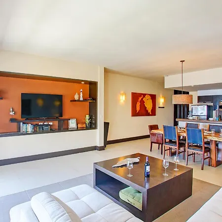 Beachfront Penthouse Oceanview Rooftop And Pool-2