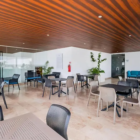 1Br Condo W Pool & Gym-2