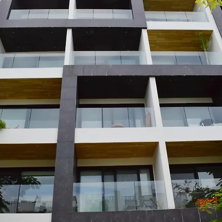 Brand New! Fully Equipped Studio Right On 5Th Ave-2