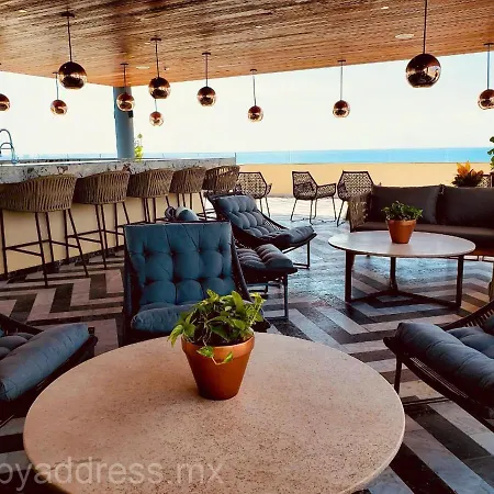 1 Bedroom Condo Best Rooftop With Ocean View By Happy Address-3