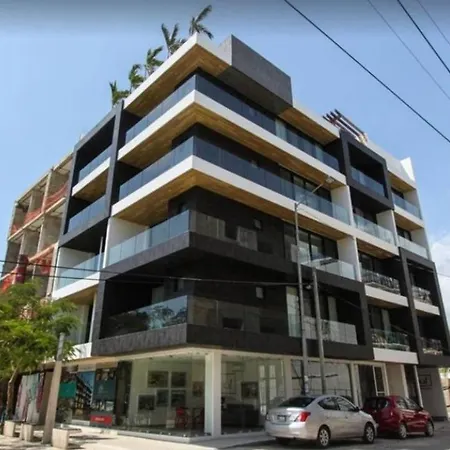 Charming, Huge Bright Studio On The New 5Th Avenue, 3 Blocks From The Beach-3