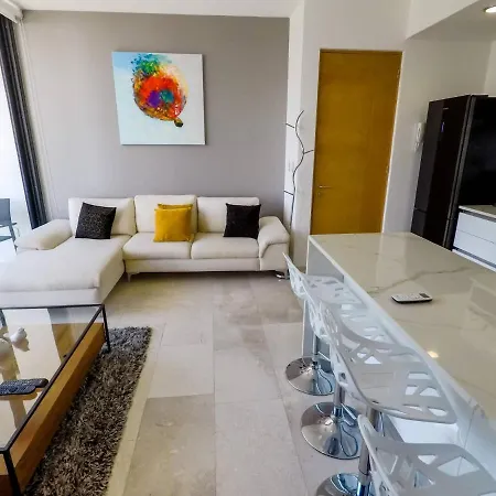 Lovely 1 Bedroom Apartment, 3 Blocks To Mamitas, Roof Pool Views, Bbq-3
