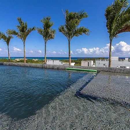 Charming, Huge Bright Studio On The New 5Th Avenue, 3 Blocks From The Beach-2