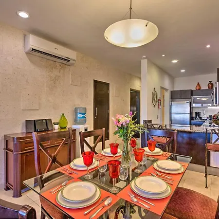 Playa Del Carmen Beachfront Condo W/ Pool Access!-3