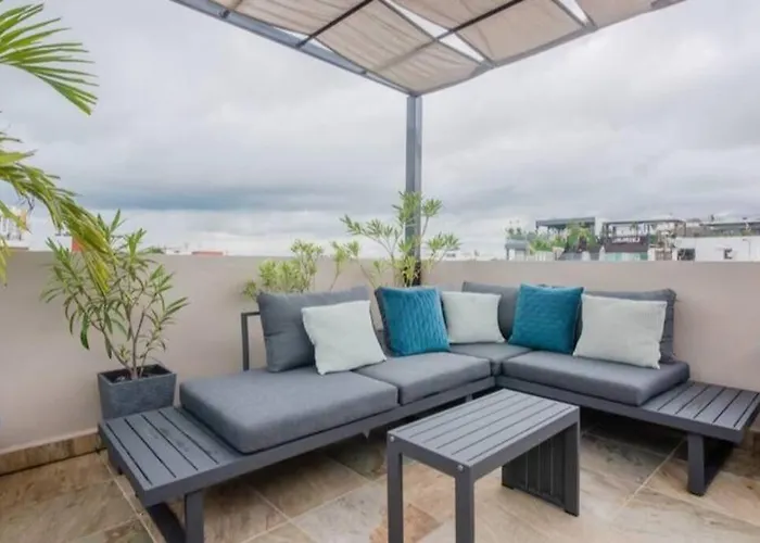Location- 3-Bdr Penth-150 Mbps- Pool- Priv Rooftop Playa del Carmen acceptant les animaux
