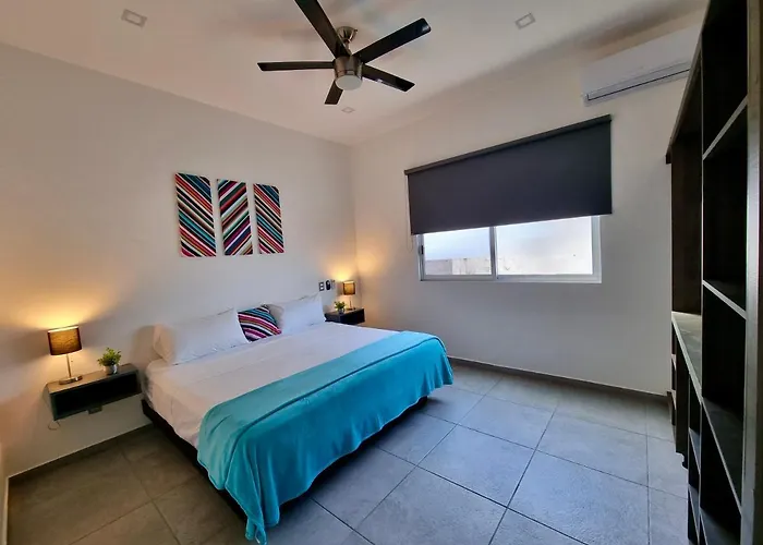 Modern Villa Rutelena +Good location+Pool+AC+Sleeps 12 Playa del Carmen che accetta animali