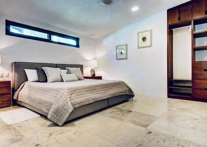 Beachfront Villa Large Groups, Fully Staffed With Transportation Included, All Inclusive Optional Playa del Carmen