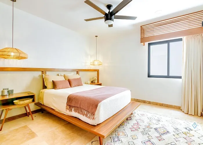 Villa With Private Oceanview Roof Pool Steps To Beach Playa del Carmen admite animales
