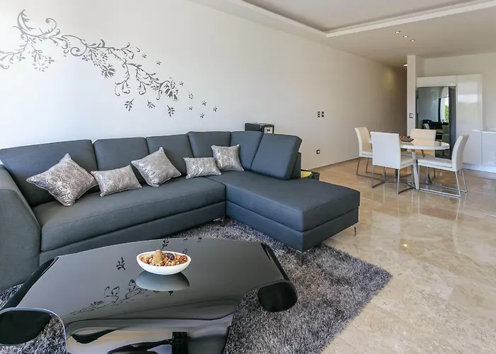 Menesse-2Bedrooms-Perfectspot Steps To The Ocean Playa del Carmen