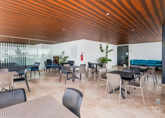 Central Retreat Near Beach With Rooftop Pool & Gym Playa del Carmen