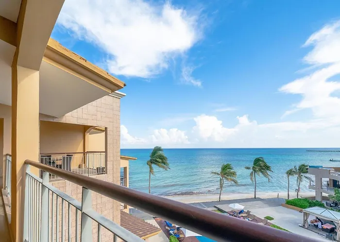 Condo Surf 405 - Luxury Oceanview Beachfront 3 Bedroom With Gym - At El Faro Condos Playa del Carmen che accetta animali